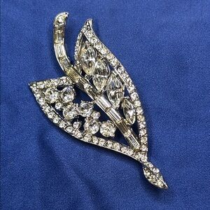 Elegant Silver Leaf Brooch
